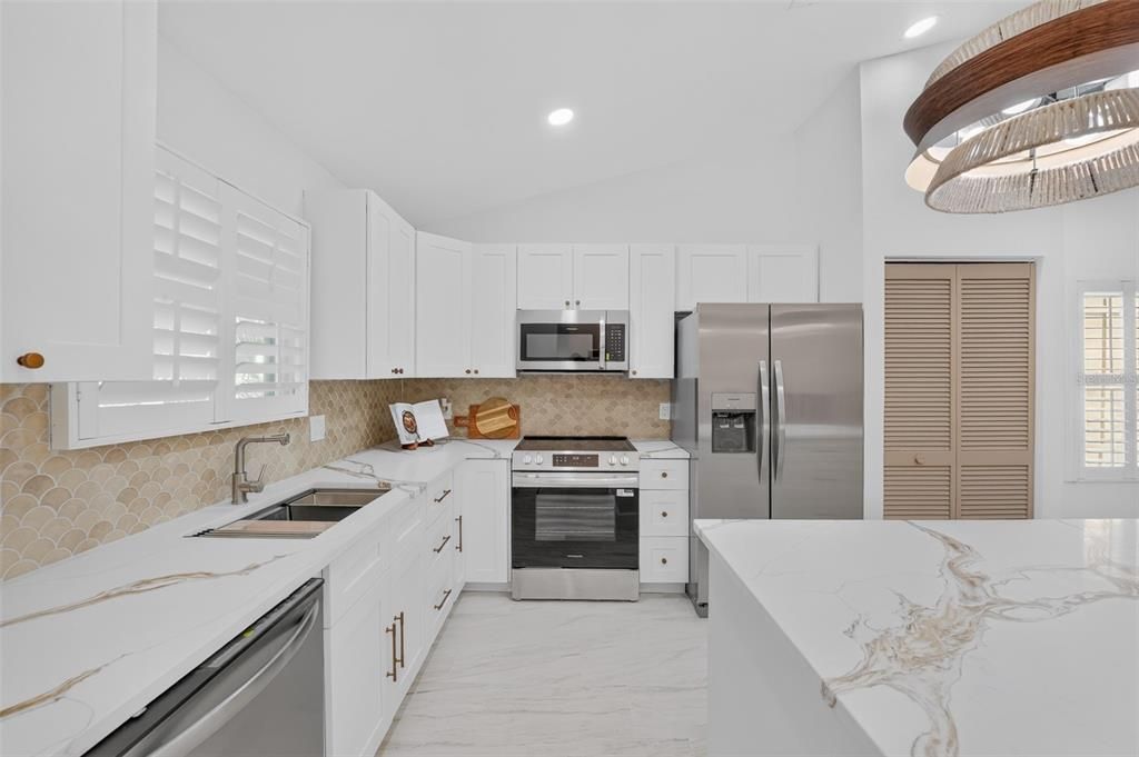 For Sale: $399,000 (3 beds, 2 baths, 1456 Square Feet)