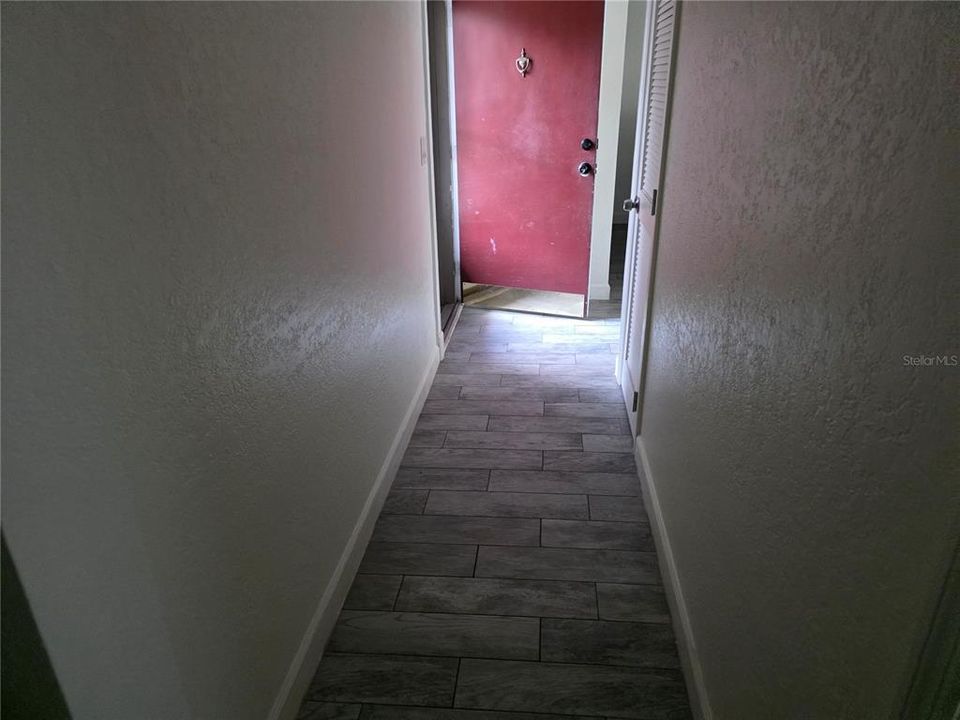 For Sale: $130,000 (2 beds, 2 baths, 1139 Square Feet)
