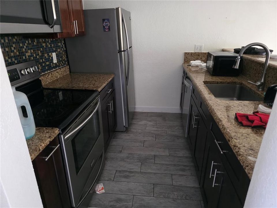 For Sale: $130,000 (2 beds, 2 baths, 1139 Square Feet)