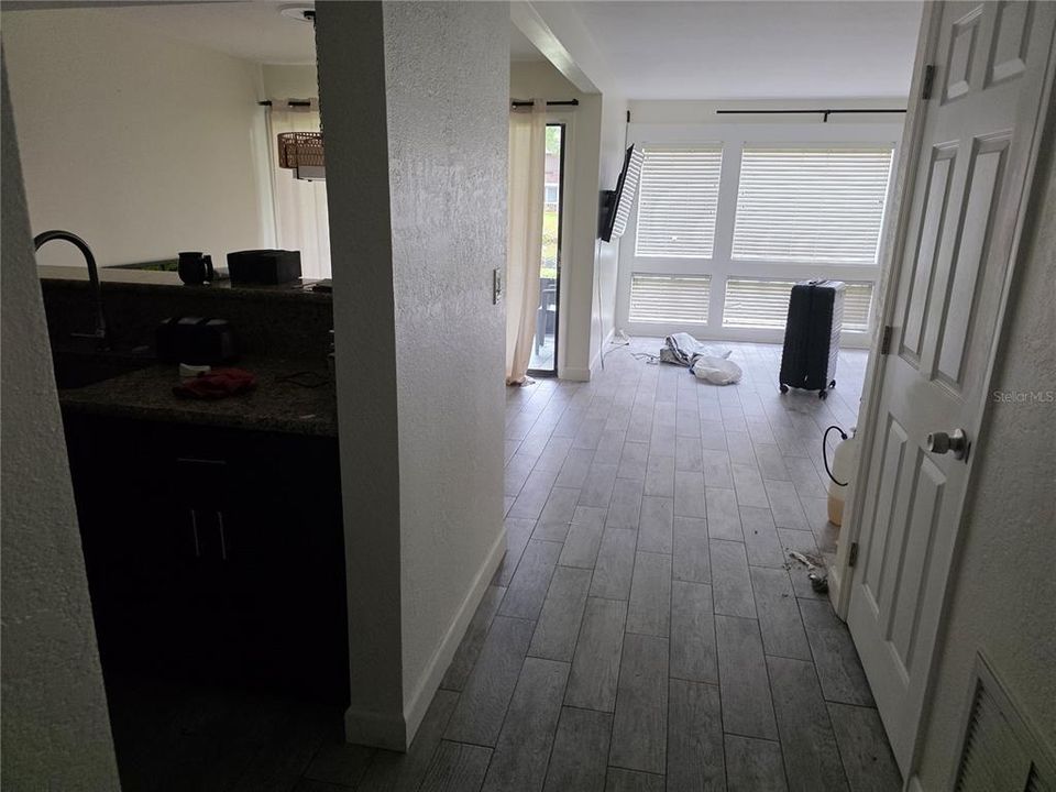 For Sale: $130,000 (2 beds, 2 baths, 1139 Square Feet)