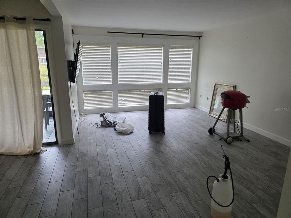 For Sale: $130,000 (2 beds, 2 baths, 1139 Square Feet)