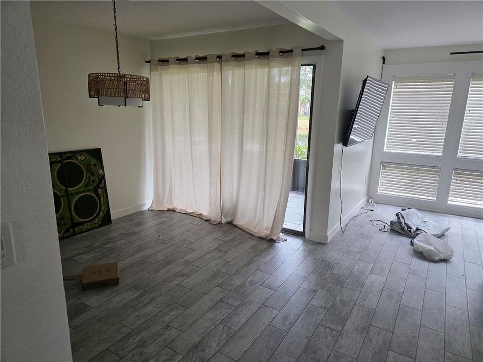 For Sale: $130,000 (2 beds, 2 baths, 1139 Square Feet)