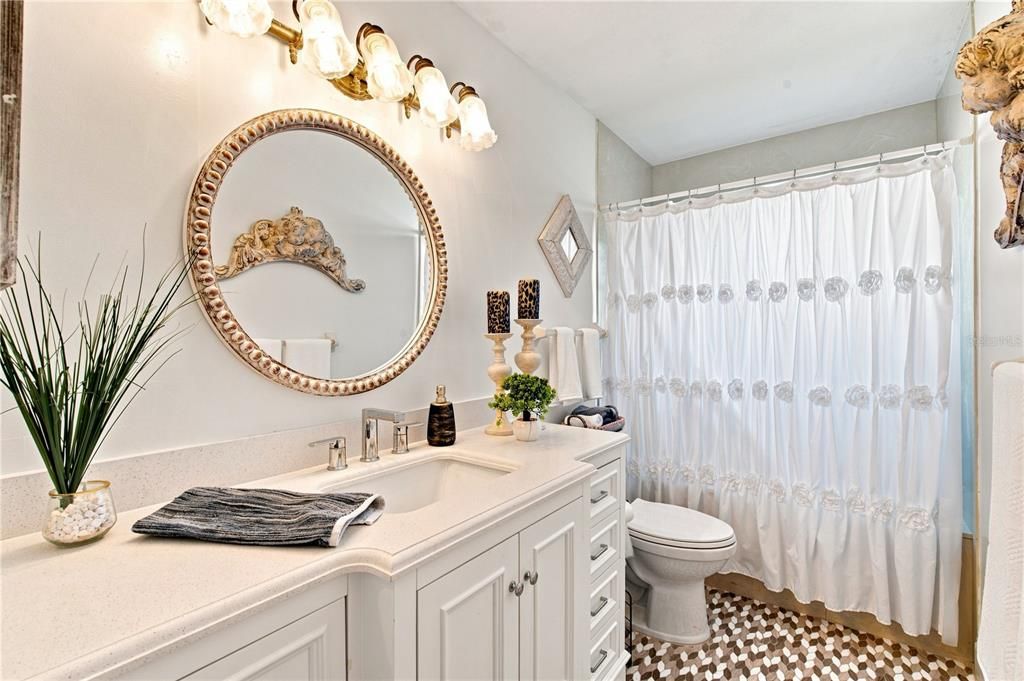 For Sale: $365,000 (3 beds, 2 baths, 1886 Square Feet)