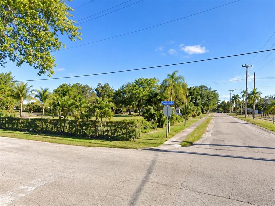 На продажу: $175,000 (1.06 acres)