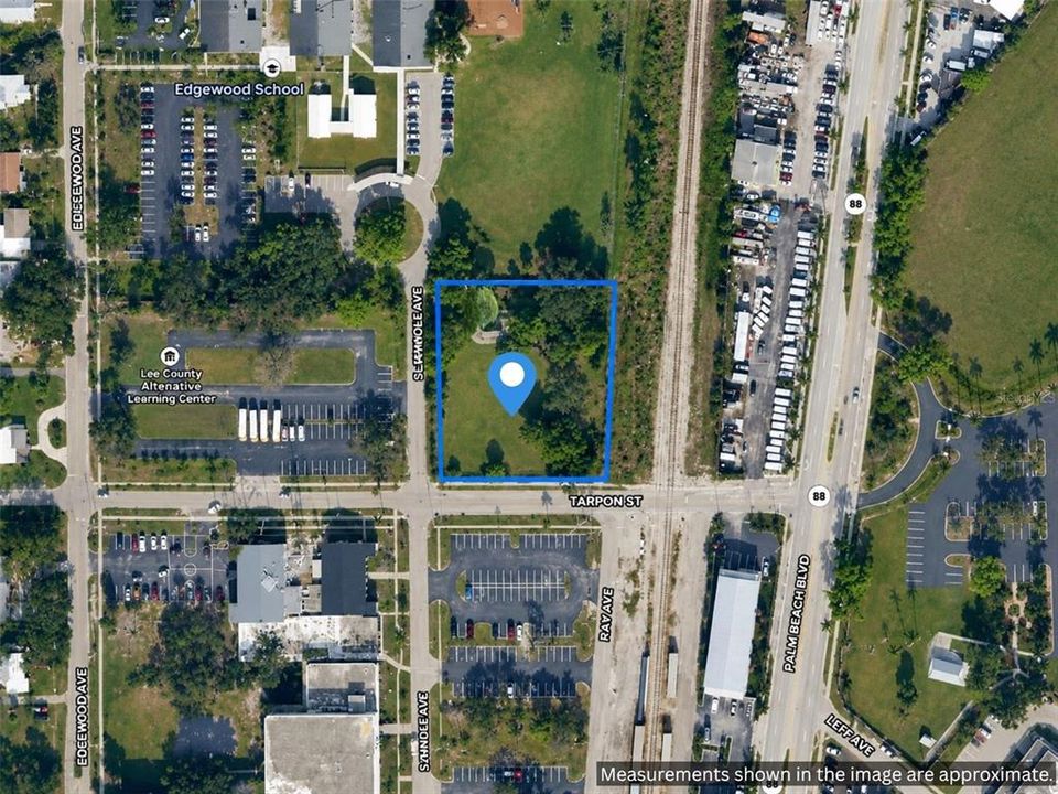 На продажу: $175,000 (1.06 acres)