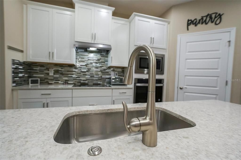 For Rent: $3,350 (4 beds, 3 baths, 2117 Square Feet)