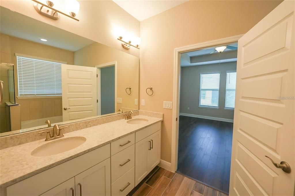 For Rent: $3,350 (4 beds, 3 baths, 2117 Square Feet)