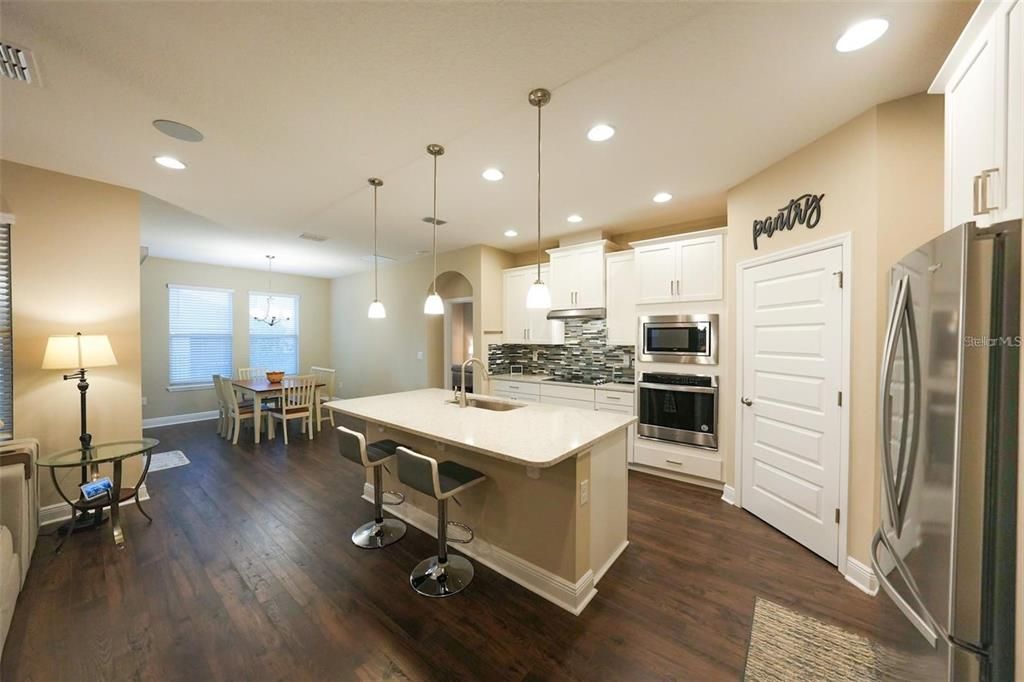 For Rent: $3,350 (4 beds, 3 baths, 2117 Square Feet)