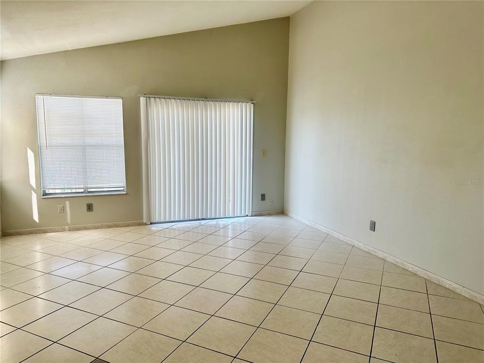 В аренду: $1,450 (2 спален, 2 ванн, 930 Квадратных фут)