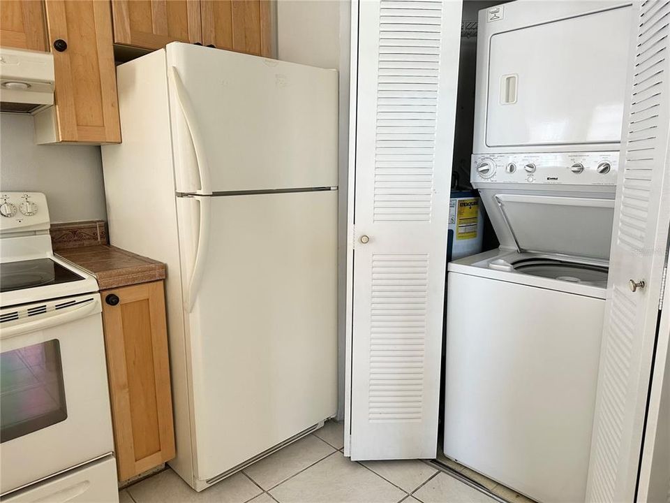 В аренду: $1,450 (2 спален, 2 ванн, 930 Квадратных фут)