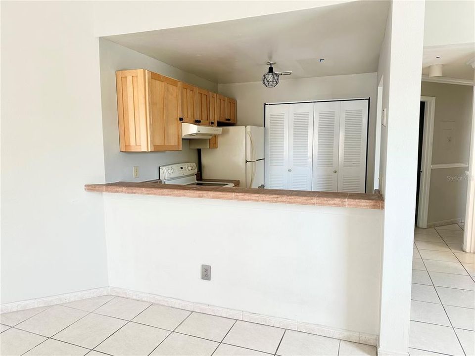 В аренду: $1,450 (2 спален, 2 ванн, 930 Квадратных фут)