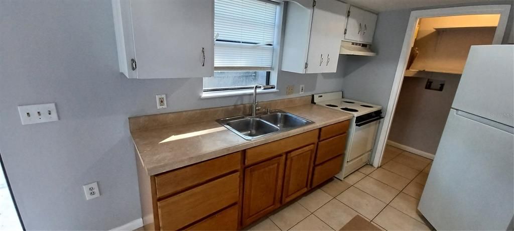В аренду: $1,600 (2 спален, 2 ванн, 1142 Квадратных фут)