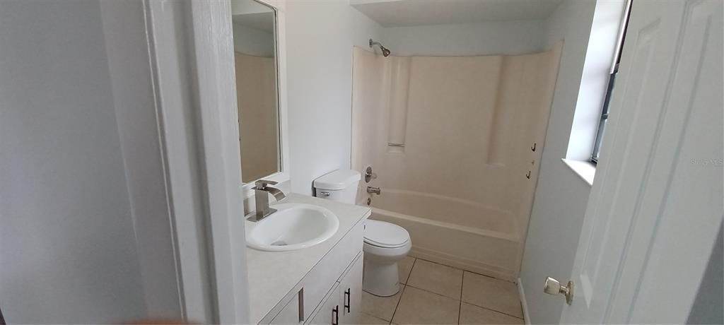 В аренду: $1,600 (2 спален, 2 ванн, 1142 Квадратных фут)