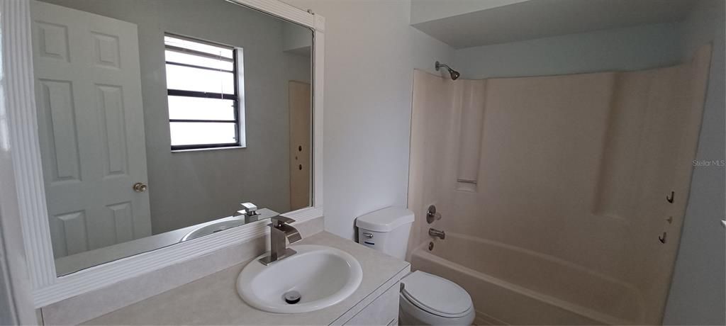 В аренду: $1,600 (2 спален, 2 ванн, 1142 Квадратных фут)