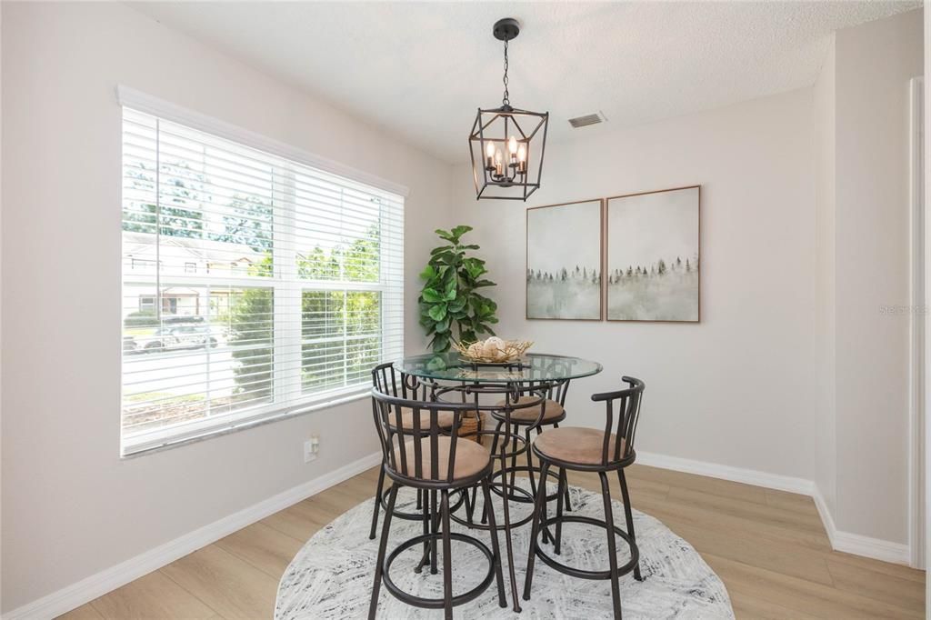 For Sale: $249,900 (2 beds, 2 baths, 1134 Square Feet)