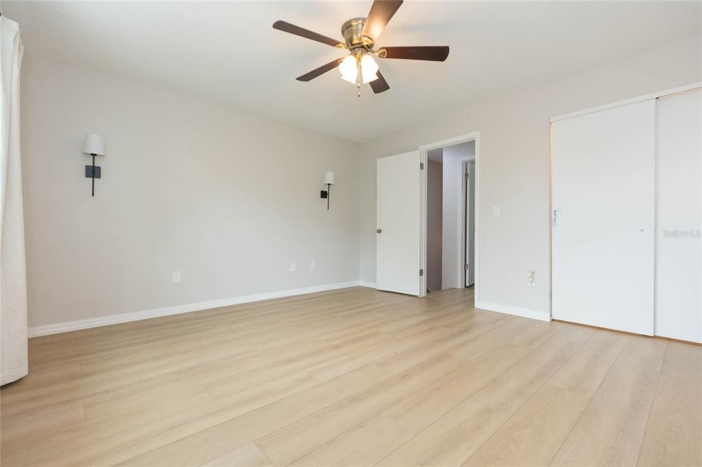 For Sale: $249,900 (2 beds, 2 baths, 1134 Square Feet)
