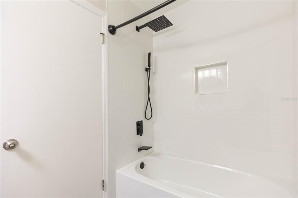 For Sale: $249,900 (2 beds, 2 baths, 1134 Square Feet)