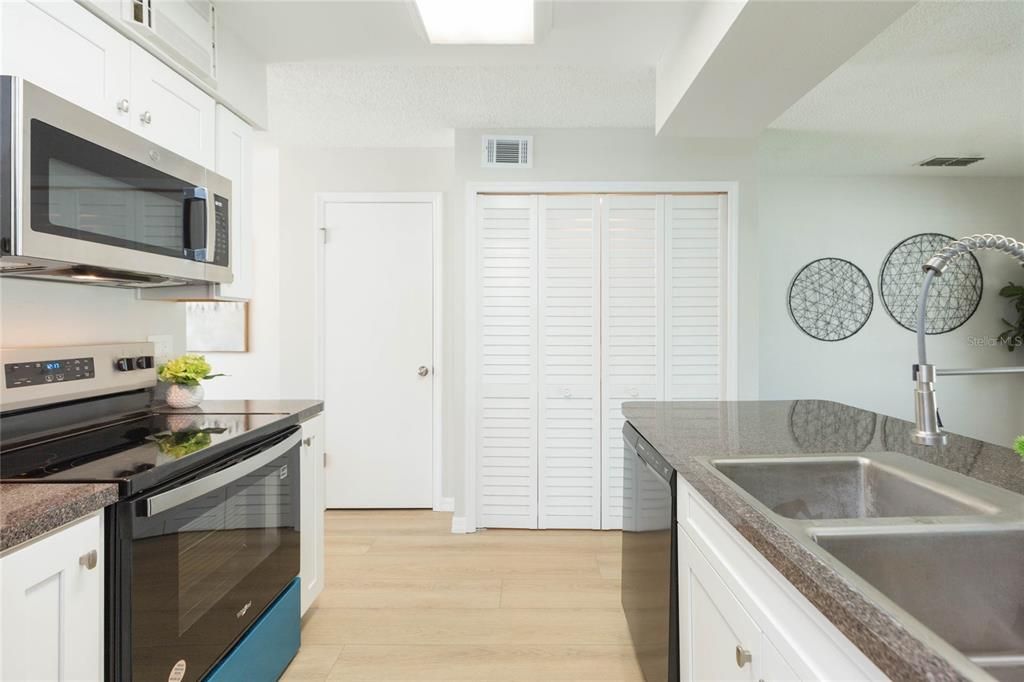For Sale: $249,900 (2 beds, 2 baths, 1134 Square Feet)