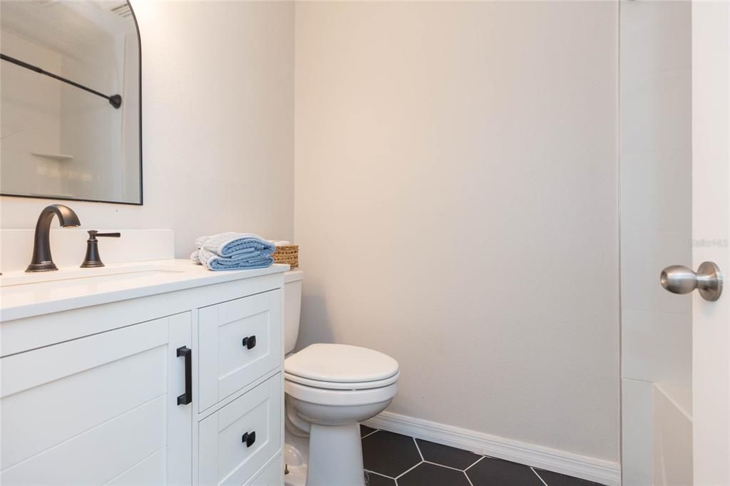 For Sale: $249,900 (2 beds, 2 baths, 1134 Square Feet)