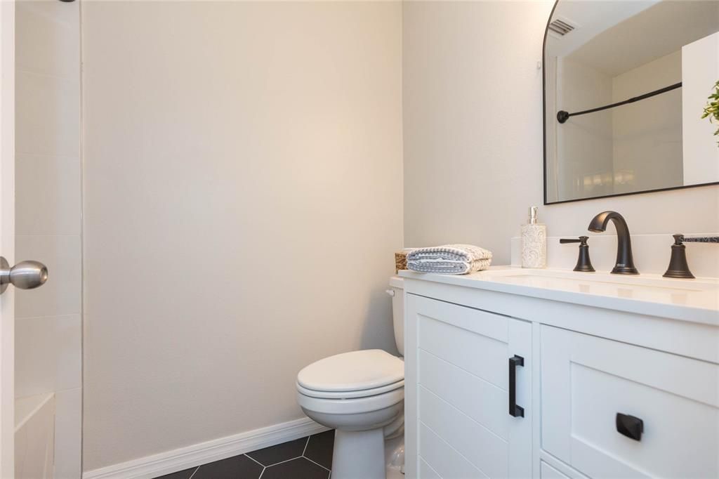 For Sale: $249,900 (2 beds, 2 baths, 1134 Square Feet)