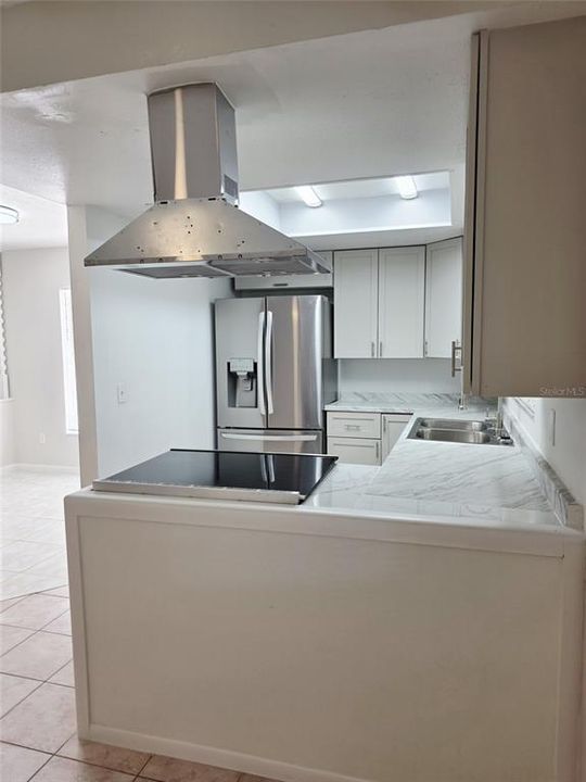На продажу: $395,000 (3 спален, 2 ванн, 1569 Квадратных фут)