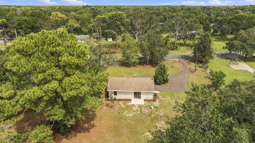 For Sale: $299,000 (2 beds, 1 baths, 864 Square Feet)