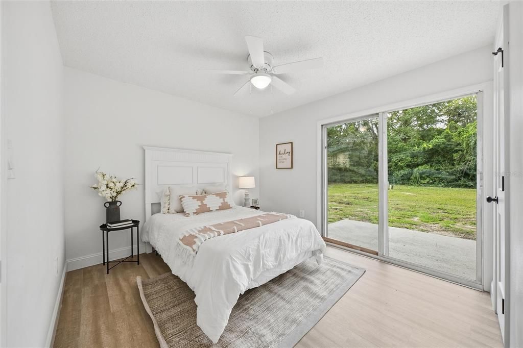 For Sale: $299,000 (2 beds, 1 baths, 864 Square Feet)