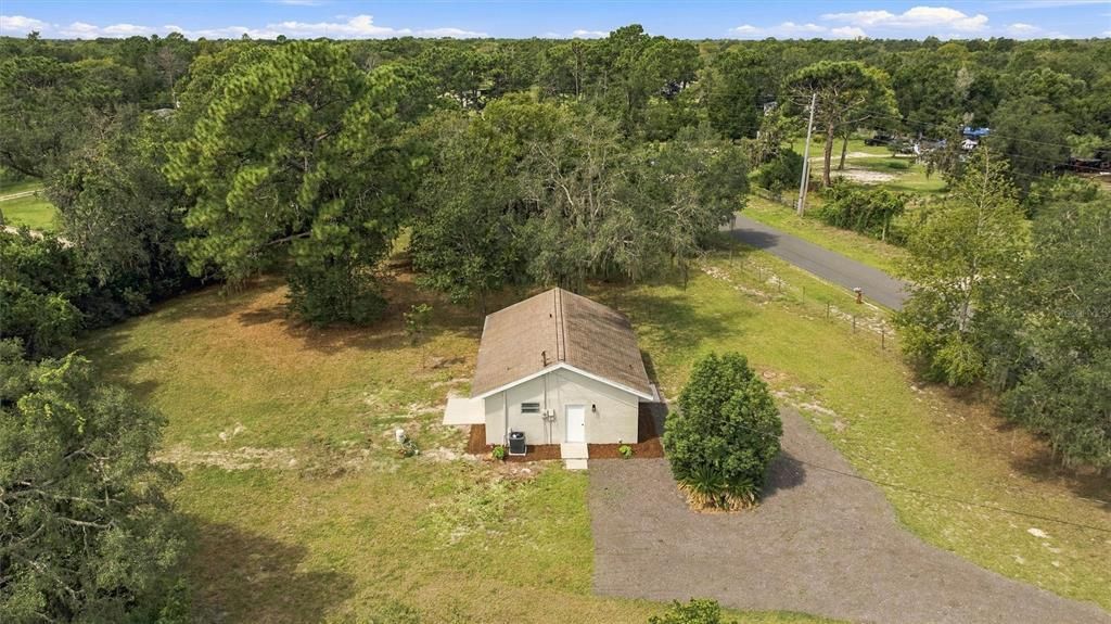 For Sale: $299,000 (2 beds, 1 baths, 864 Square Feet)