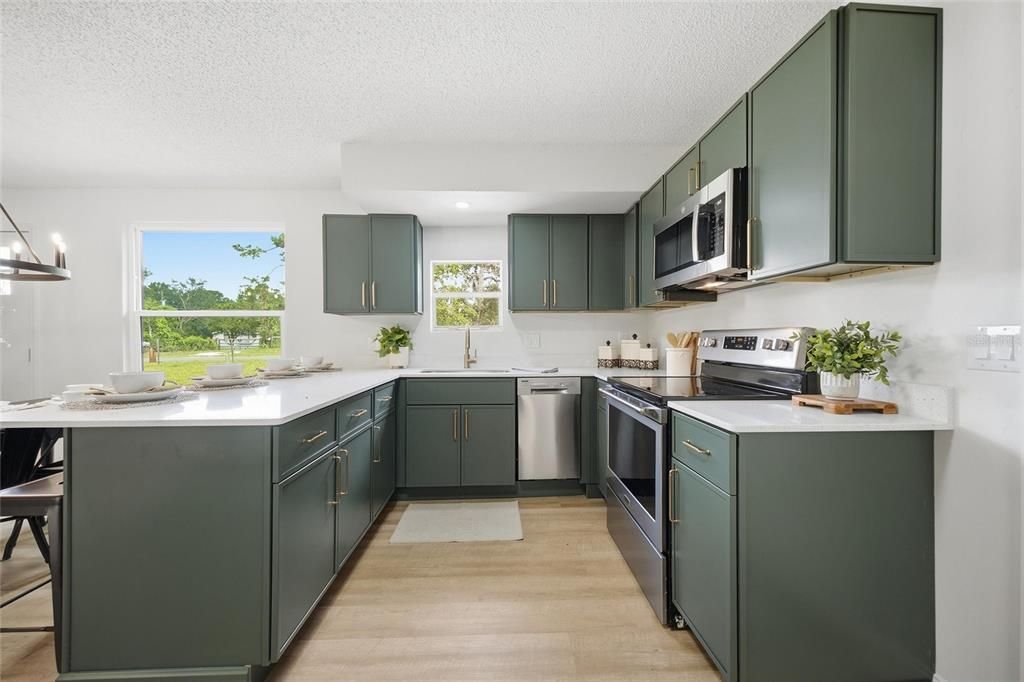 For Sale: $299,000 (2 beds, 1 baths, 864 Square Feet)