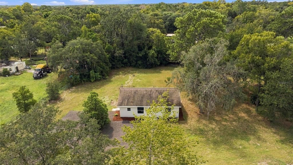 For Sale: $299,000 (2 beds, 1 baths, 864 Square Feet)