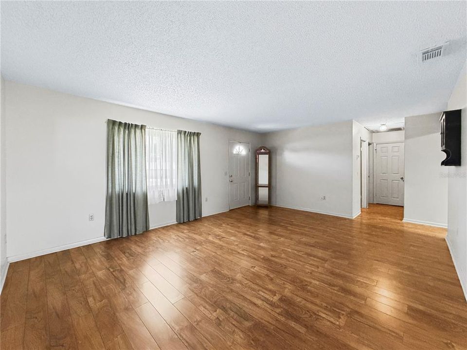 На продажу: $330,000 (3 спален, 2 ванн, 2220 Квадратных фут)