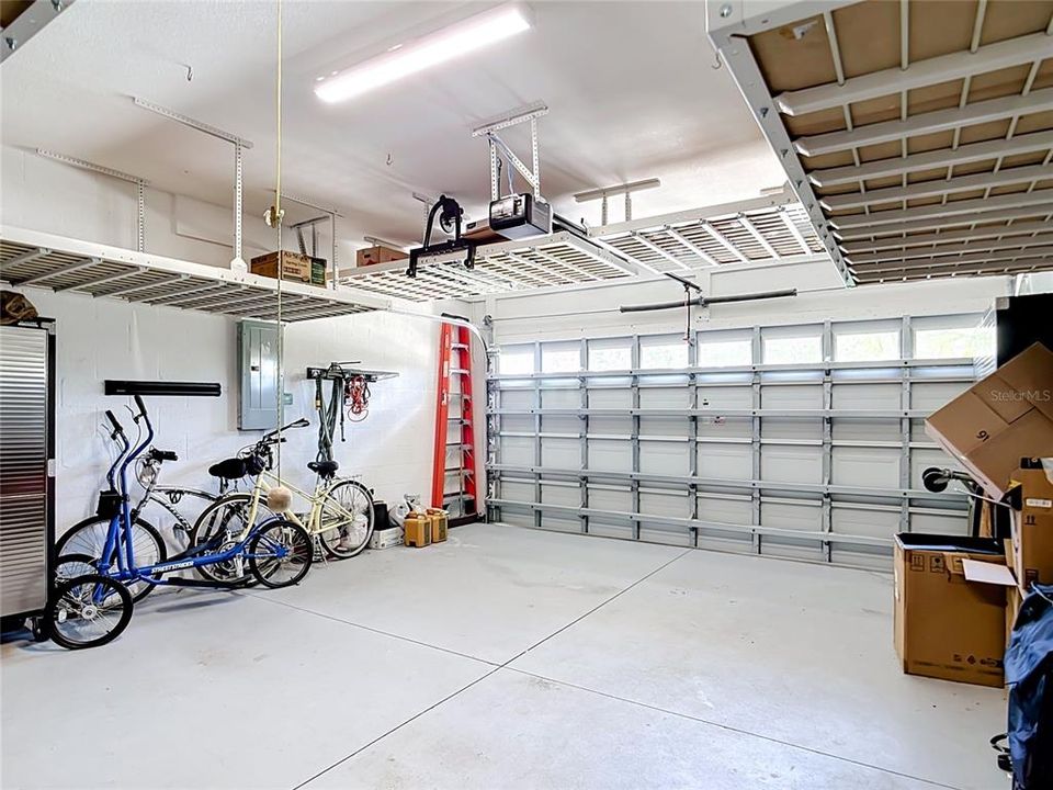 For Sale: $389,900 (2 beds, 2 baths, 2057 Square Feet)