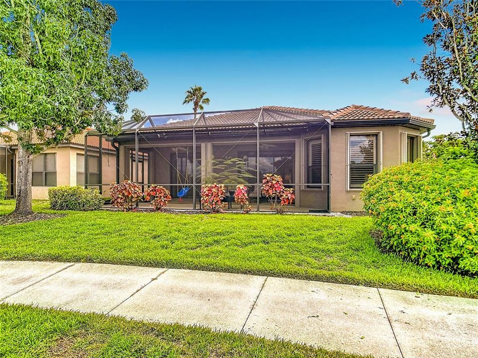 For Sale: $389,900 (2 beds, 2 baths, 2057 Square Feet)