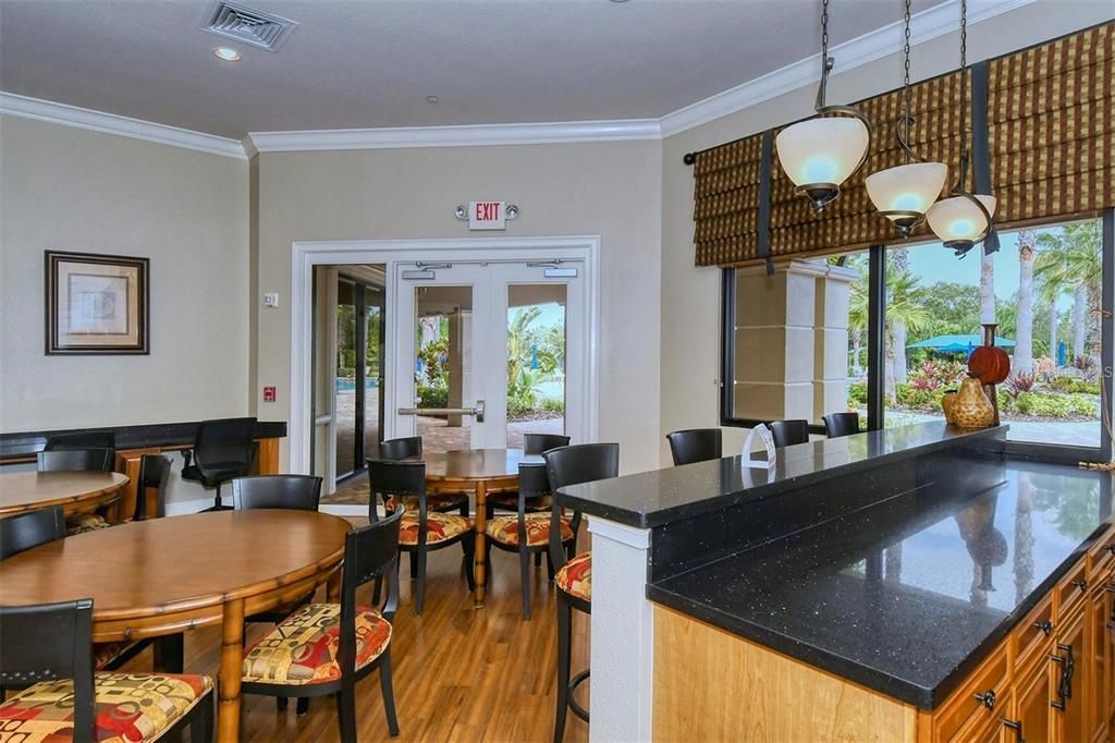 For Sale: $389,900 (2 beds, 2 baths, 2057 Square Feet)