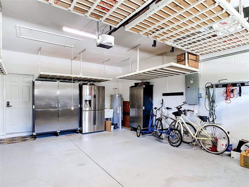 For Sale: $389,900 (2 beds, 2 baths, 2057 Square Feet)