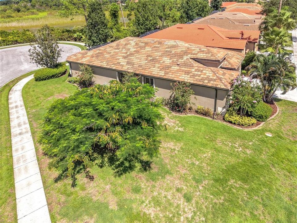 For Sale: $389,900 (2 beds, 2 baths, 2057 Square Feet)