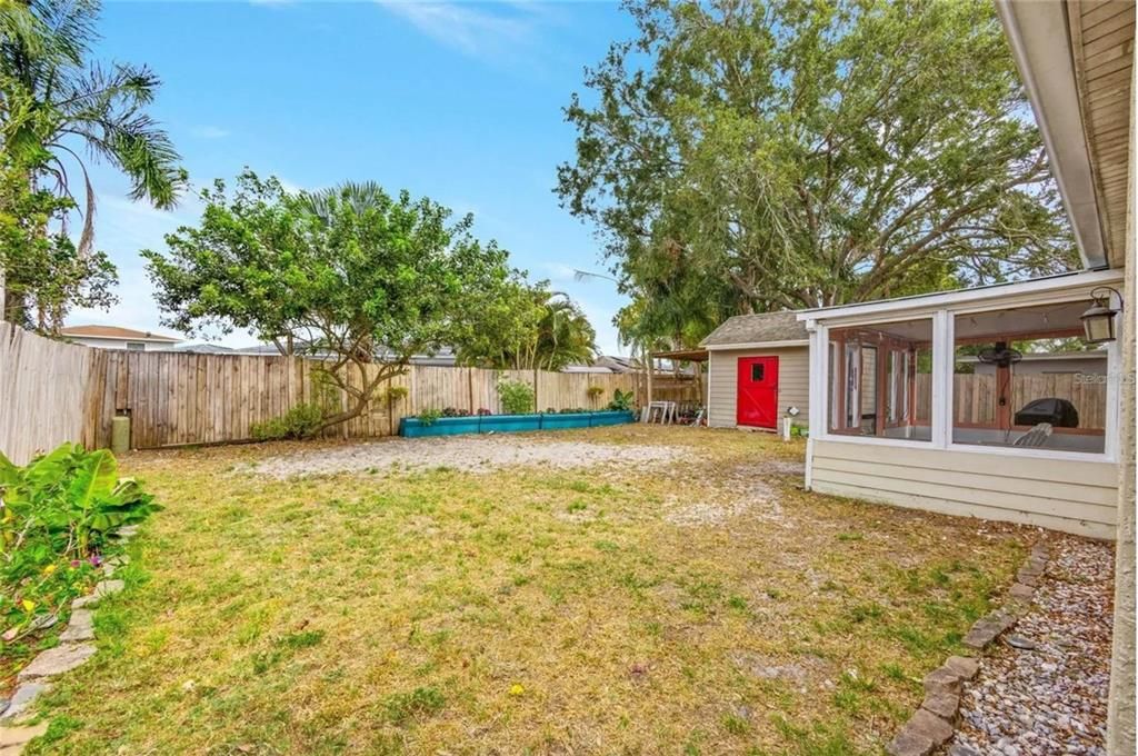 For Sale: $349,900 (4 beds, 2 baths, 1604 Square Feet)