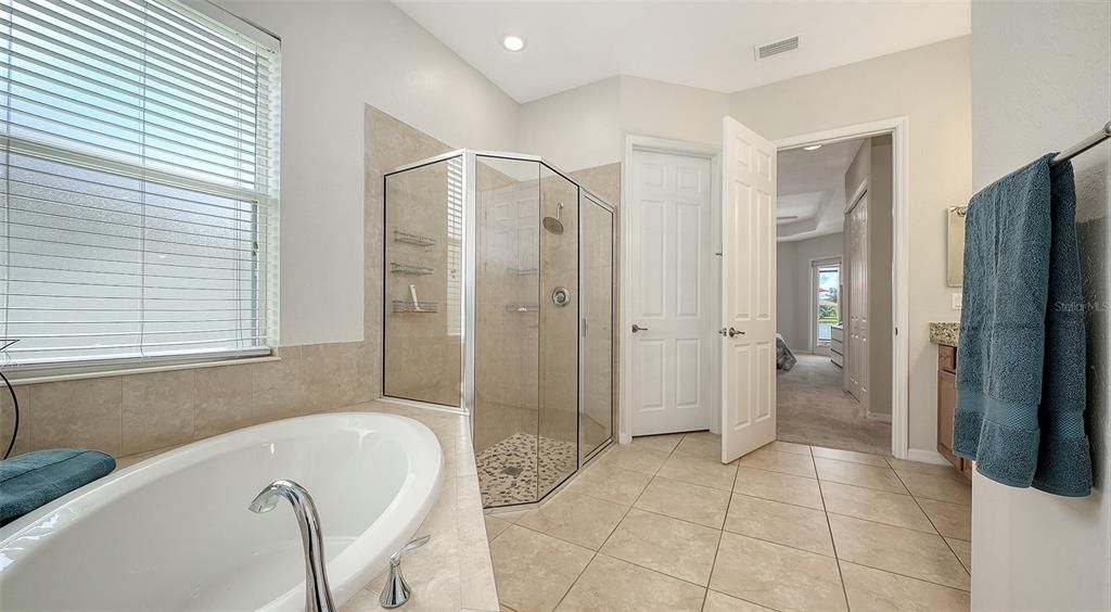 For Sale: $879,000 (4 beds, 2 baths, 2460 Square Feet)
