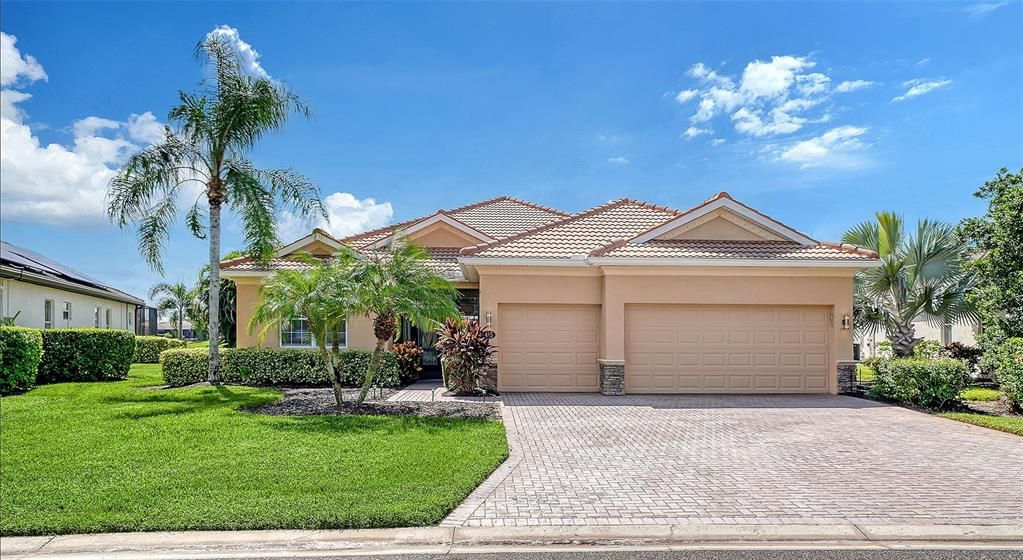 For Sale: $879,000 (4 beds, 2 baths, 2460 Square Feet)