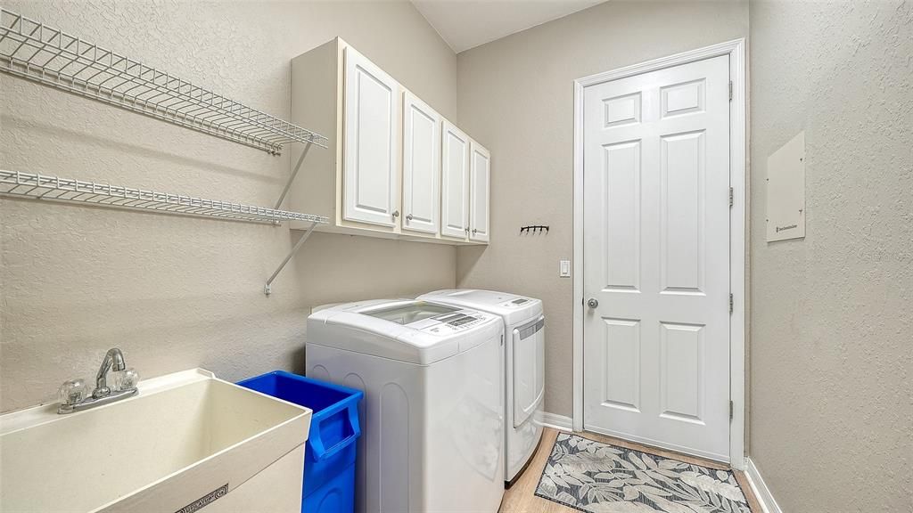 For Sale: $879,000 (4 beds, 2 baths, 2460 Square Feet)