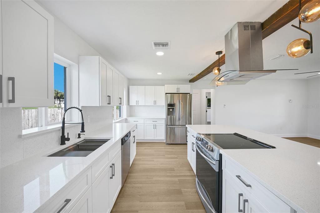 En Venta: $295,000 (2 camas, 1 baños, 1228 Pies cuadrados)