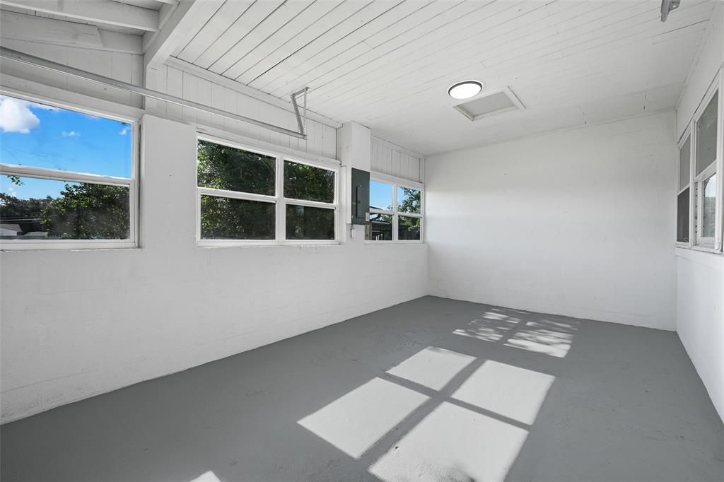 En Venta: $295,000 (2 camas, 1 baños, 1228 Pies cuadrados)