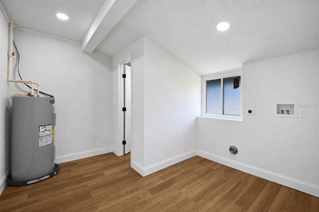 En Venta: $295,000 (2 camas, 1 baños, 1228 Pies cuadrados)