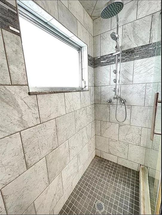 For Sale: $354,900 (3 beds, 2 baths, 1294 Square Feet)