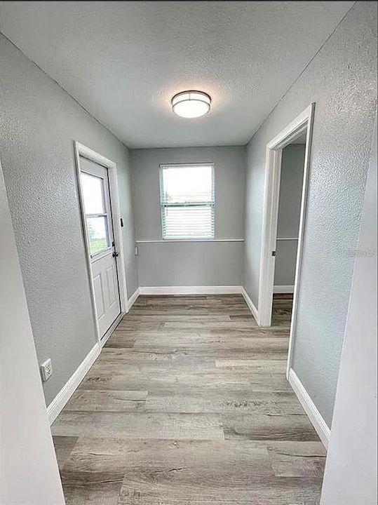 For Sale: $354,900 (3 beds, 2 baths, 1294 Square Feet)