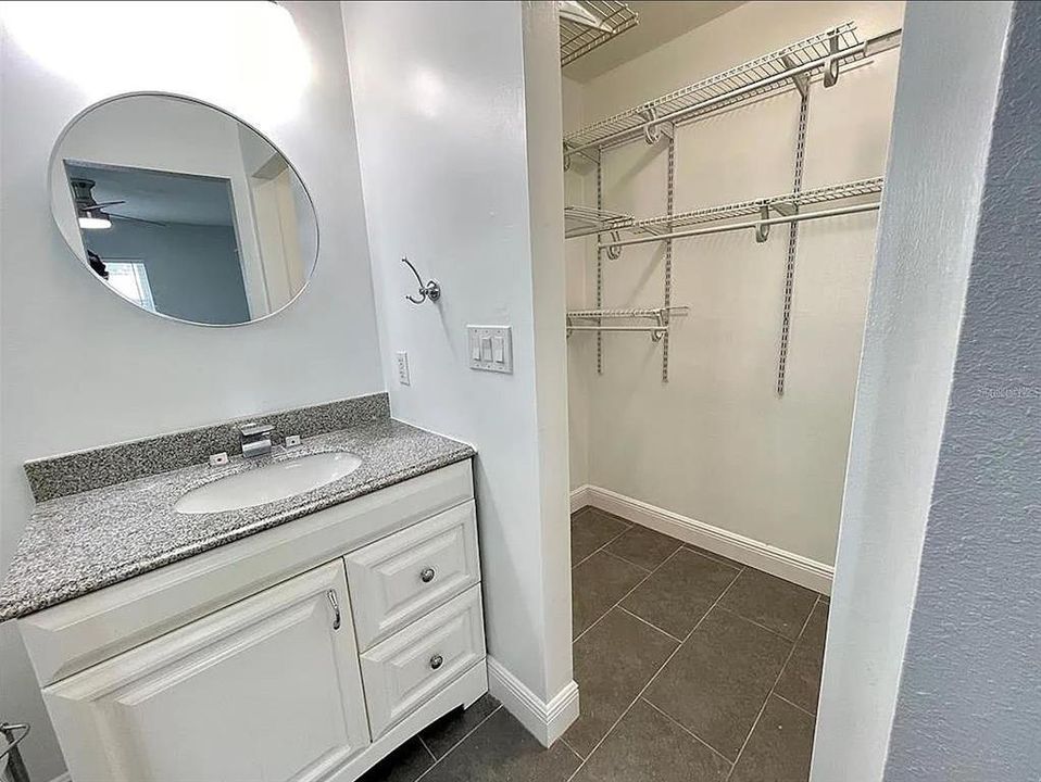 For Sale: $354,900 (3 beds, 2 baths, 1294 Square Feet)