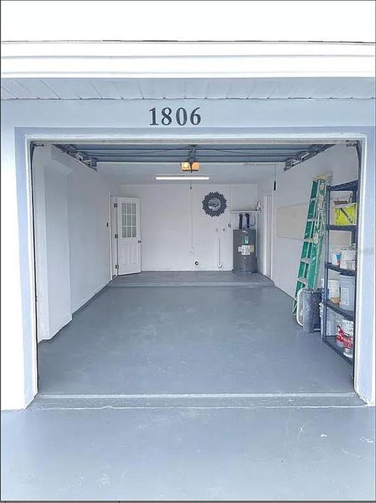 For Sale: $354,900 (3 beds, 2 baths, 1294 Square Feet)