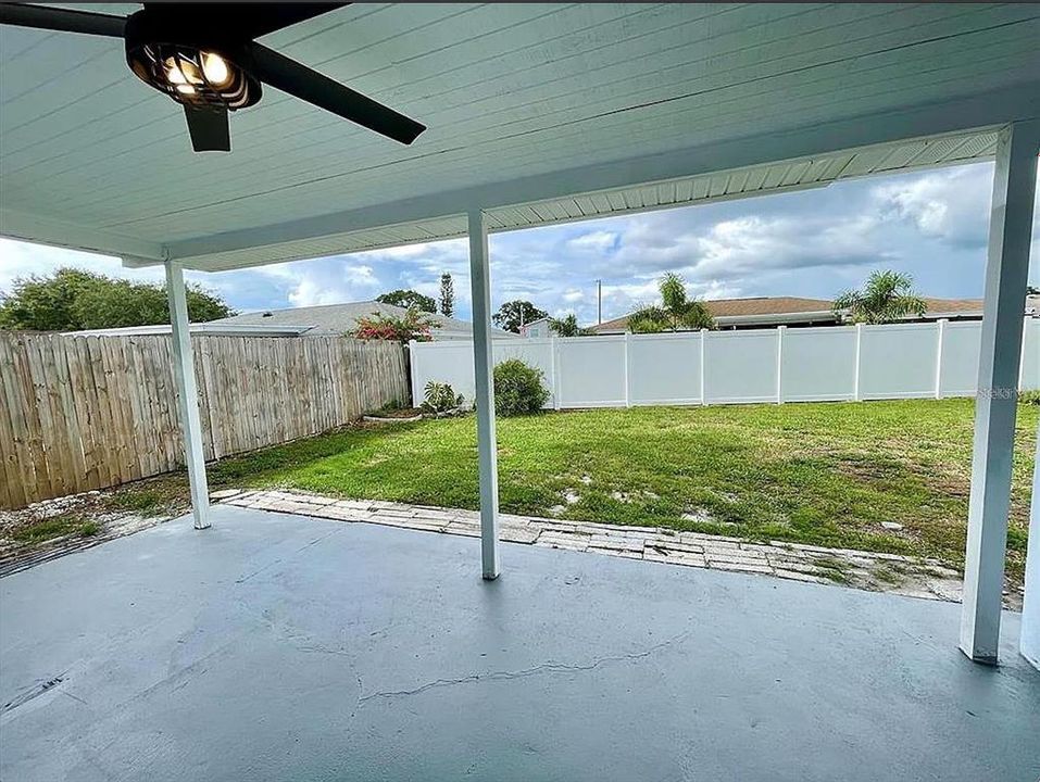 For Sale: $354,900 (3 beds, 2 baths, 1294 Square Feet)