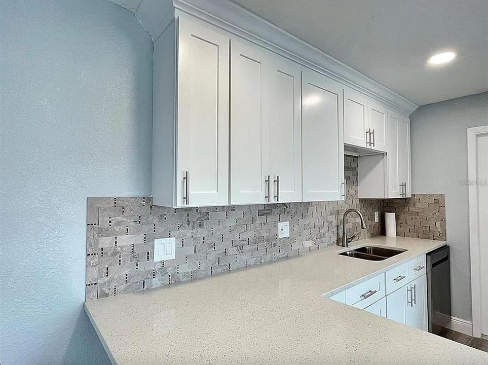 For Sale: $354,900 (3 beds, 2 baths, 1294 Square Feet)
