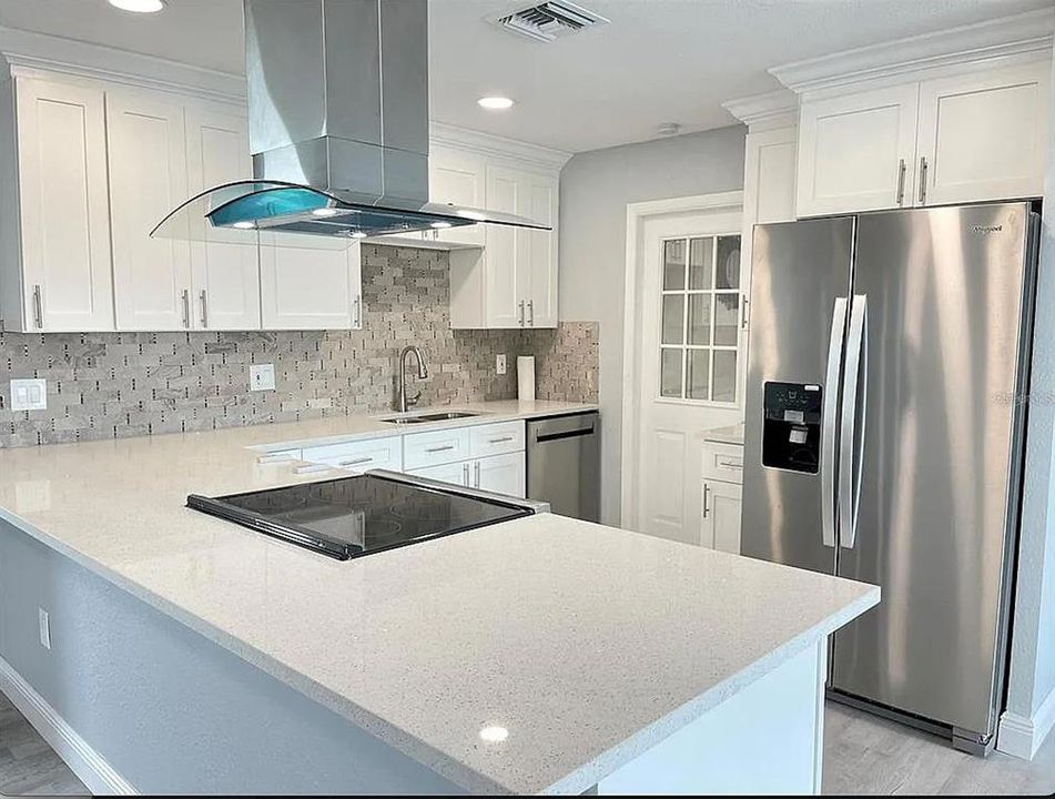 For Sale: $354,900 (3 beds, 2 baths, 1294 Square Feet)